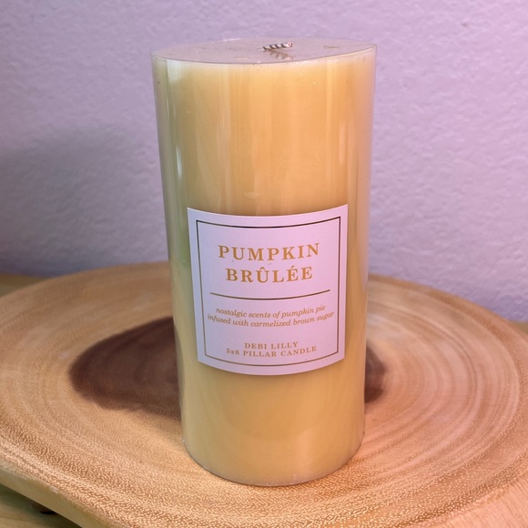 Debi Lilly Pumpkin Brûlée Pillar Candle - Picture 1 of 4